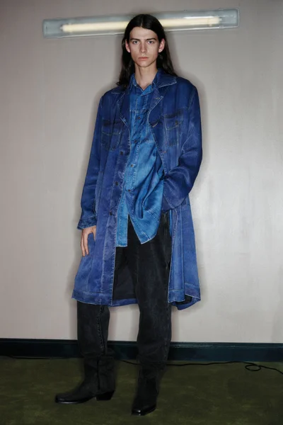 Look 11